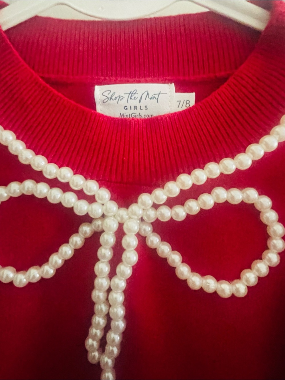Shop The Mint Girls Red Pearl Bow Sweater Size 7/8 Holiday Christmas - Picture 3 of 4